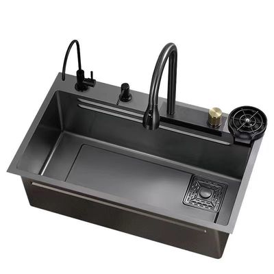 Cuenca rectangular todo en un fregadero de cocina con grifo de bajada y desagüe de la cascada