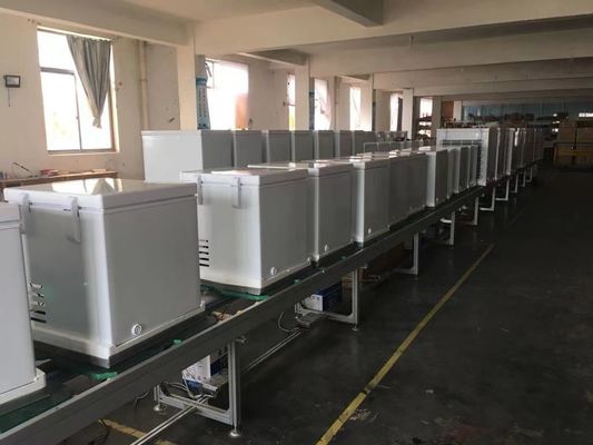 Capacidad de 90L 12v 220v ac DC congelador mini nevera para el coche